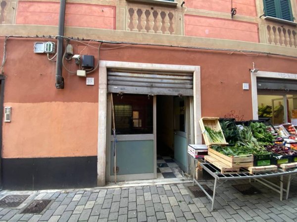 negozio in vendita a Genova in zona Sampierdarena