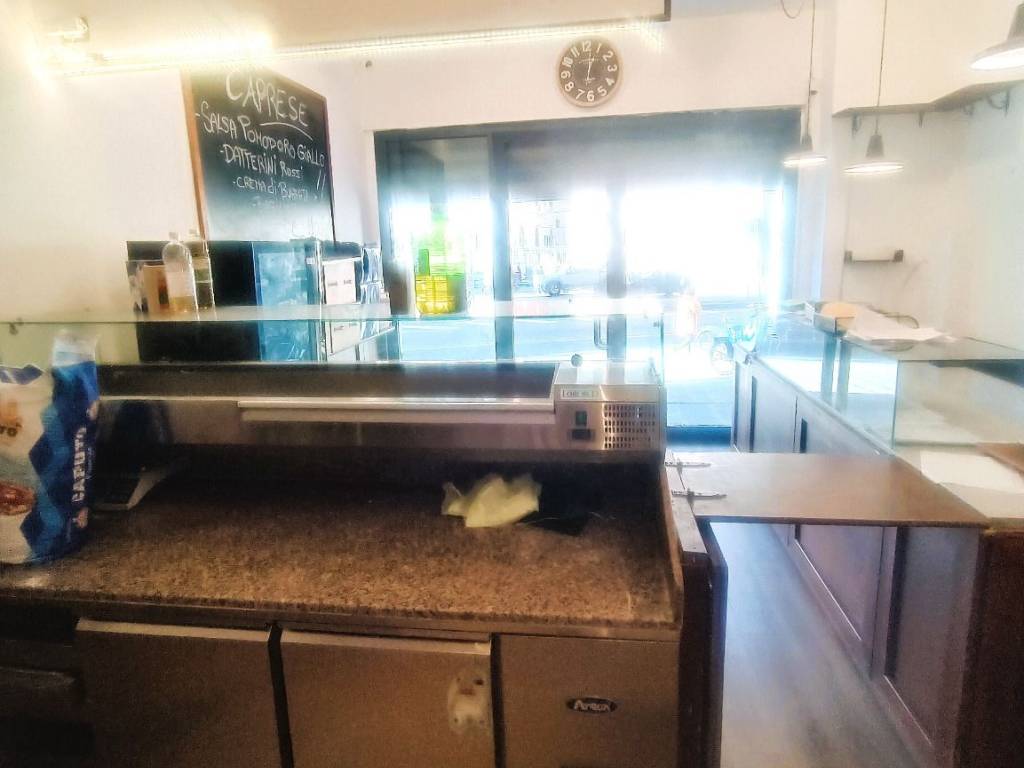 negozio in vendita a Genova in zona Sottoripa / Maddalena / Molo