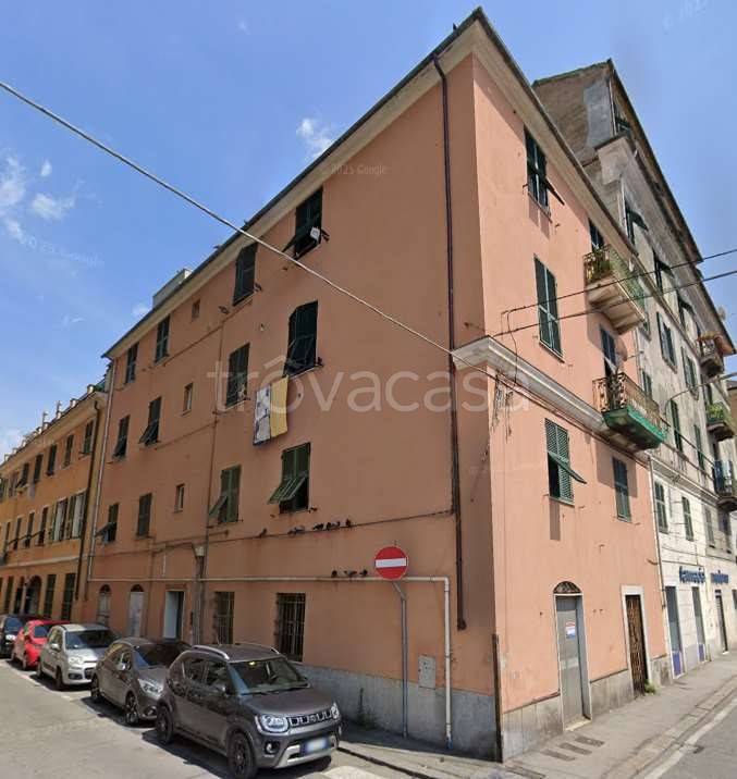 appartamento in vendita a Genova in zona Sestri Ponente