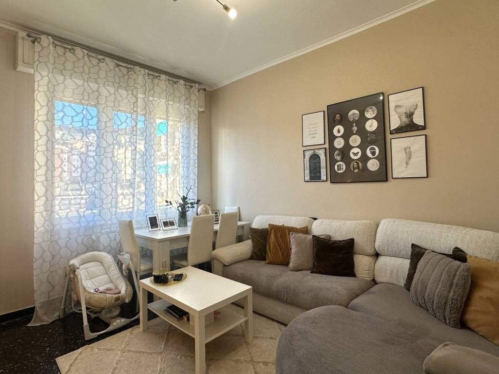 appartamento in vendita a Genova in zona Oregina