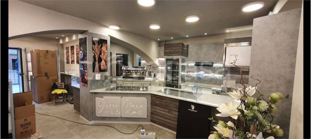 negozio in vendita a Genova in zona Rivarolo