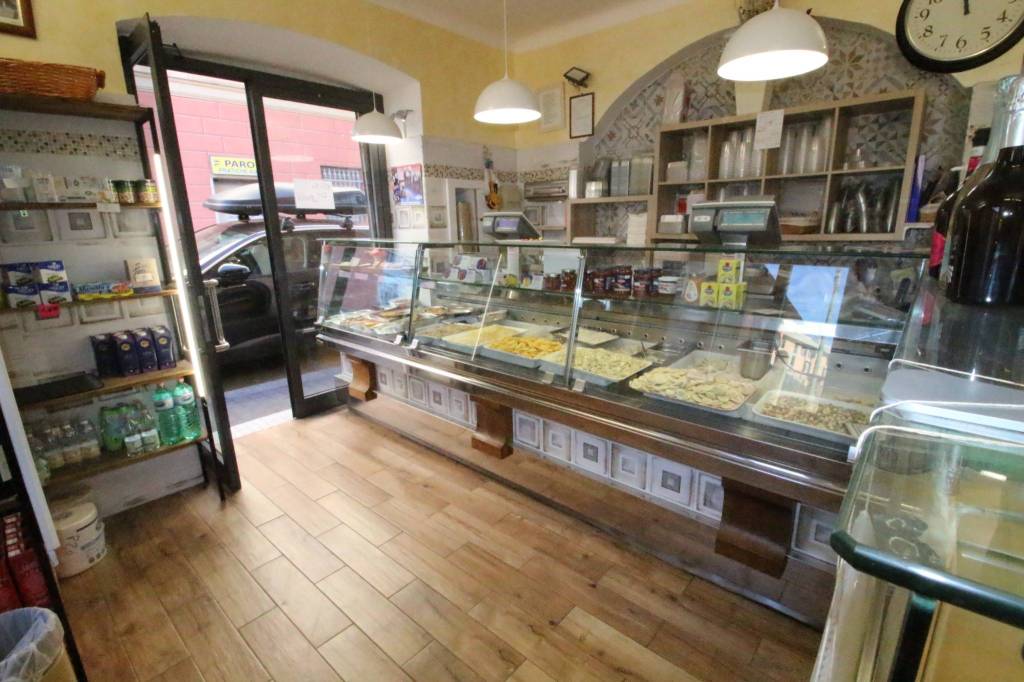 negozio in vendita ad Edolo in zona Vico