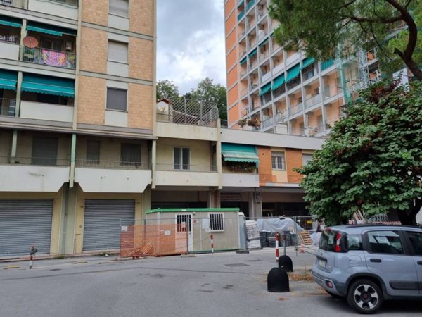 negozio in vendita a Genova in zona Molassana