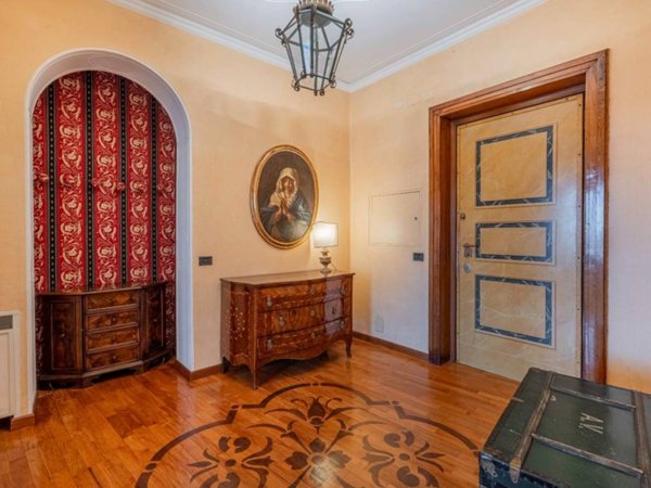 appartamento in vendita a Genova in zona Carignano