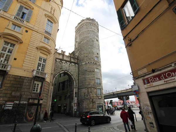 appartamento in vendita a Genova in zona Sottoripa / Maddalena / Molo