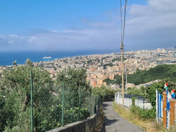 casa indipendente in vendita a Genova in zona Apparizione
