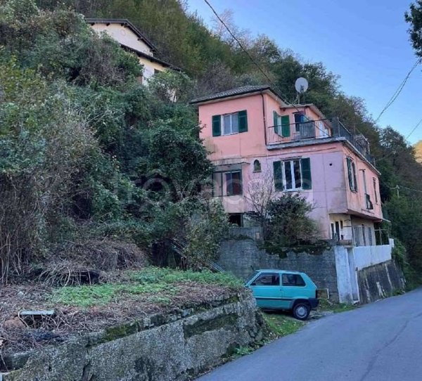 appartamento in vendita a Genova in zona Acquasanta