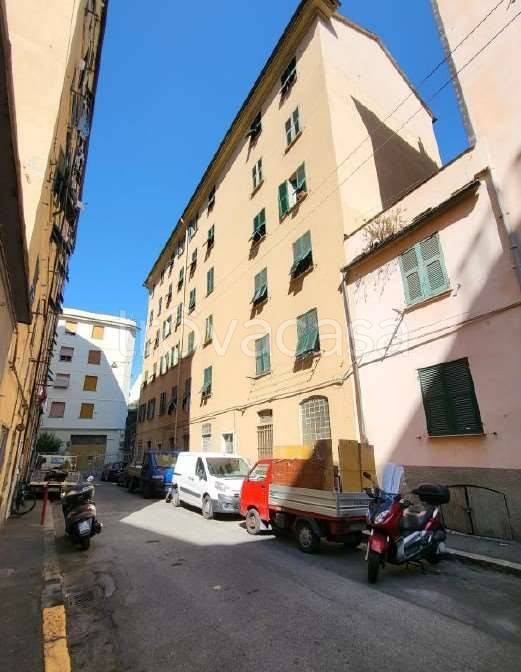 negozio in vendita a Genova in zona Sampierdarena