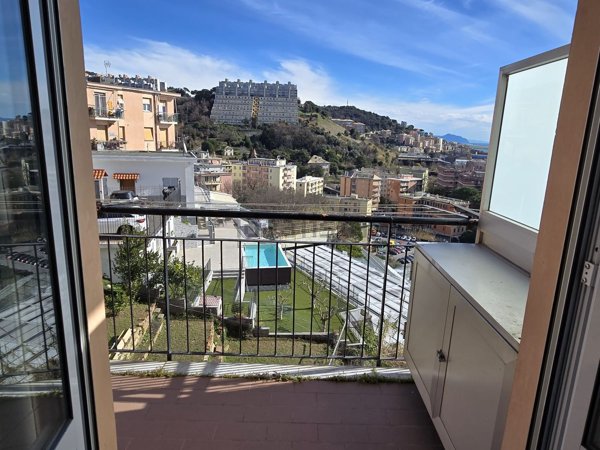 appartamento in vendita a Genova in zona Palmaro / Pra'