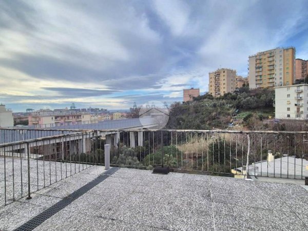 appartamento in vendita a Genova in zona Palmaro / Pra'