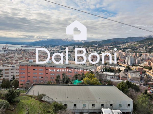appartamento in vendita a Genova in zona Sestri Ponente
