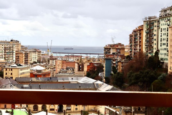 appartamento in vendita a Genova in zona Lagaccio / Granarolo