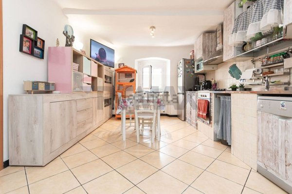 appartamento in vendita a Genova in zona Staglieno