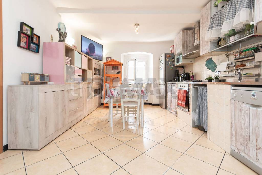 appartamento in vendita a Genova in zona Staglieno