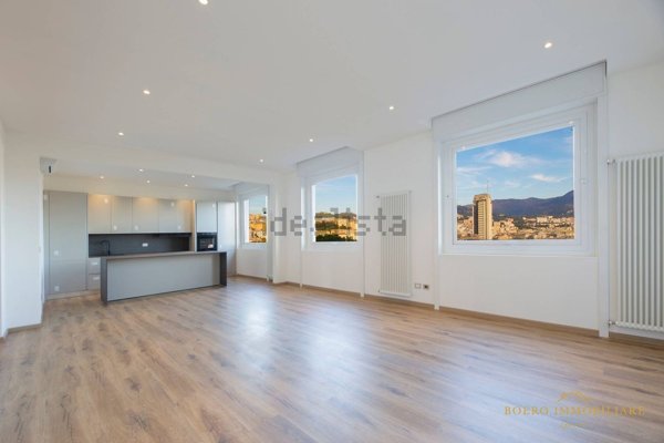 appartamento in vendita a Genova in zona Carignano