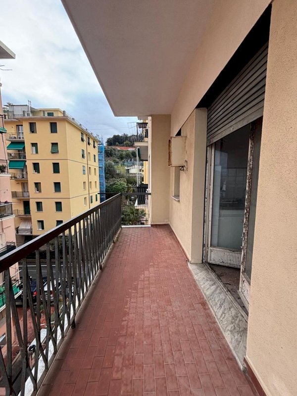 appartamento in vendita a Genova in zona Sestri Ponente