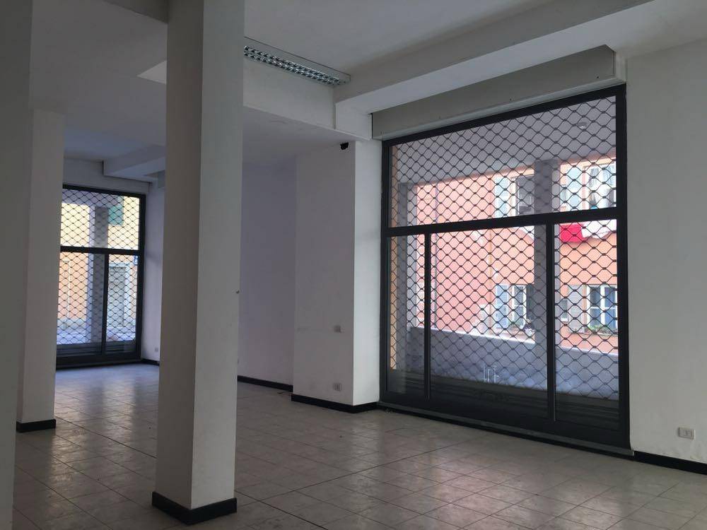 negozio in vendita a Genova in zona San Fruttuoso