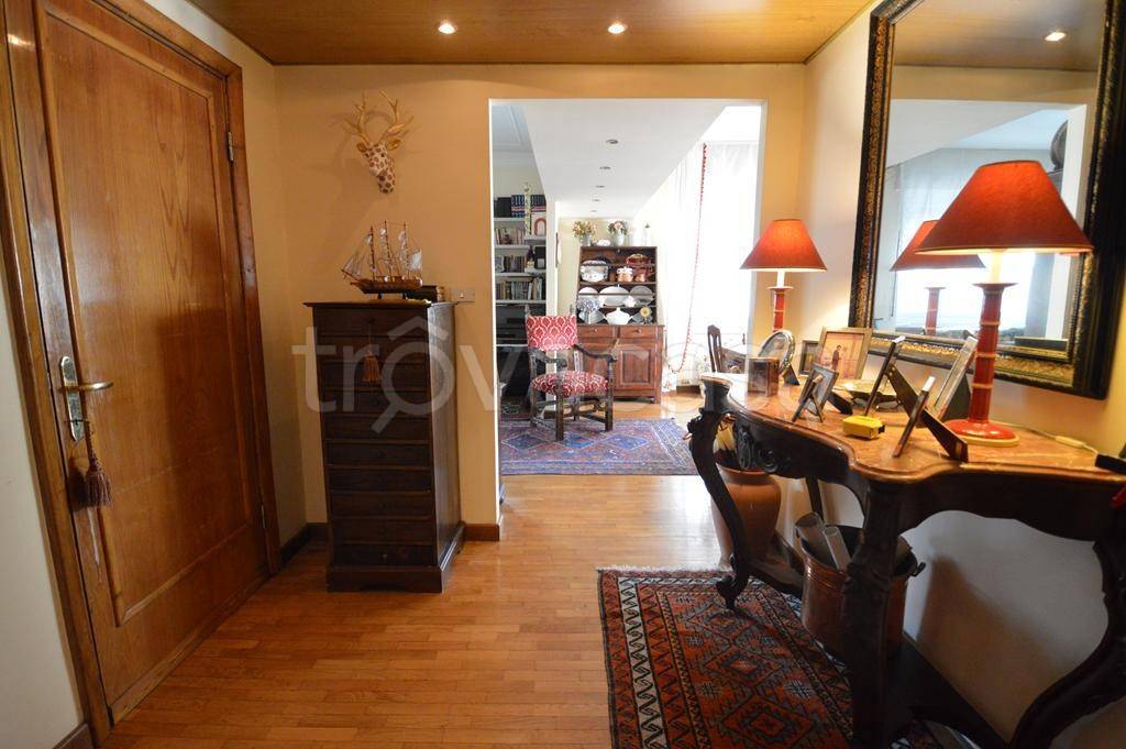 appartamento in vendita a Genova in zona Sestri Ponente