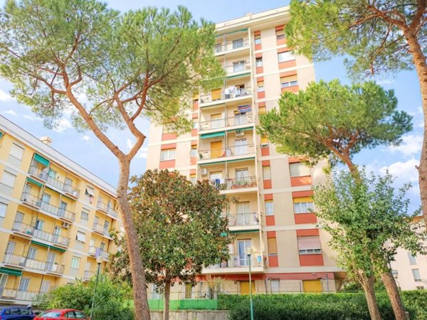 appartamento in vendita a Genova in zona Sestri Ponente