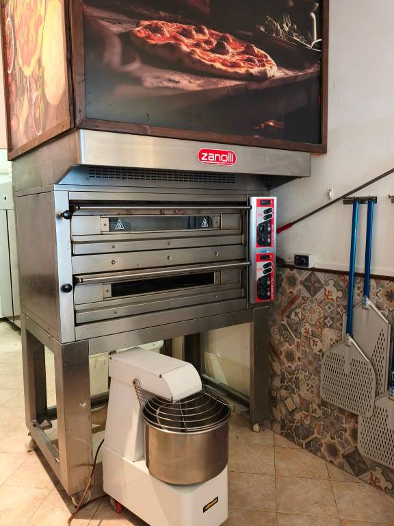 negozio in vendita a Genova in zona Sottoripa / Maddalena / Molo