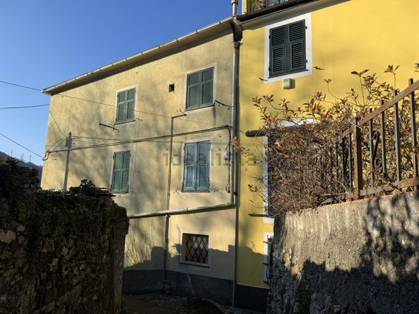 appartamento in vendita a Genova in zona Molassana