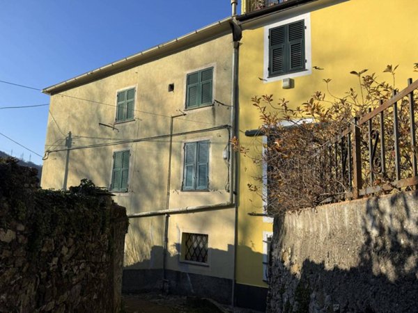 appartamento in vendita a Genova in zona Molassana