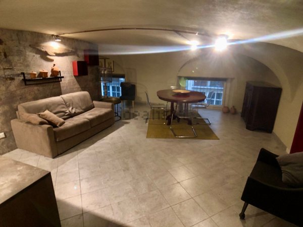 appartamento in vendita a Genova in zona Sottoripa / Maddalena / Molo