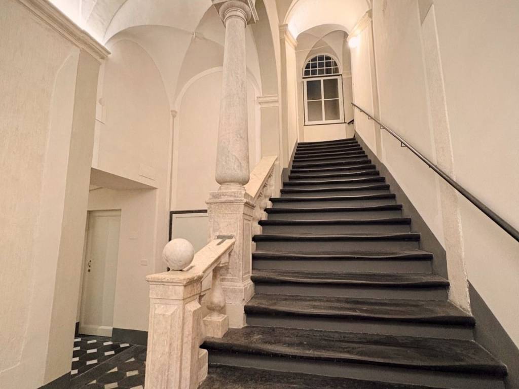 appartamento in vendita a Genova in zona Sottoripa / Maddalena / Molo