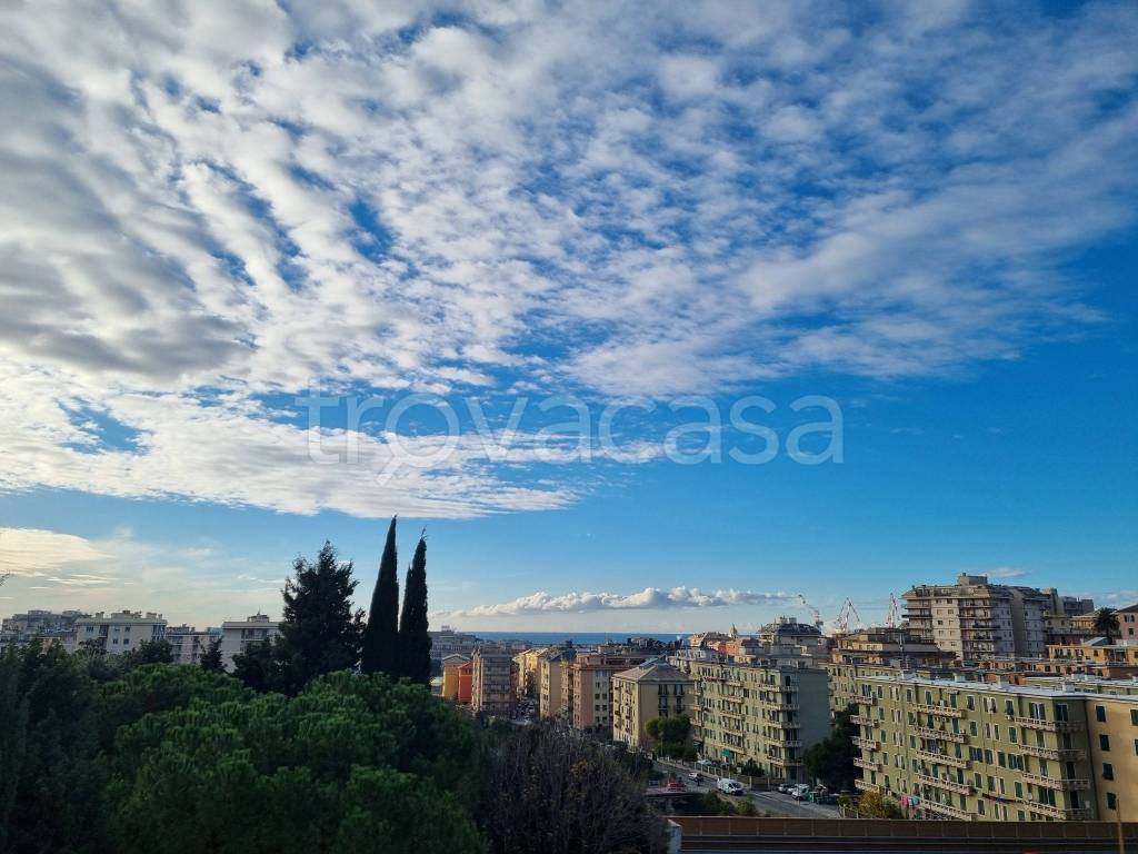 appartamento in vendita a Genova in zona Sestri Ponente