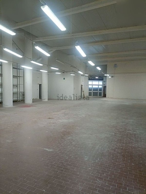 locale di sgombero in vendita a Genova in zona Molassana