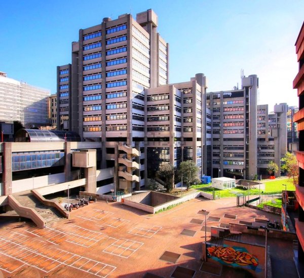 ufficio in vendita a Genova in zona Carignano