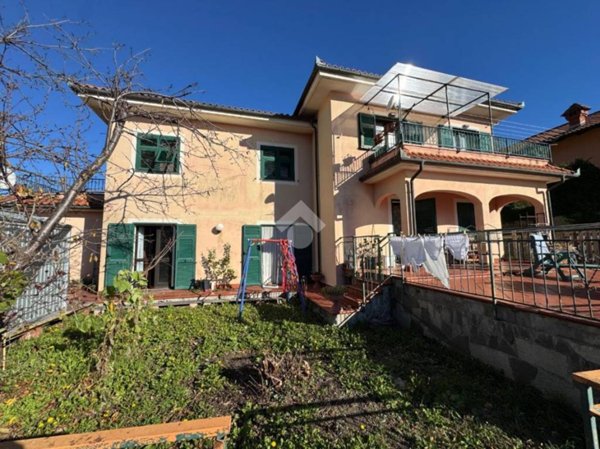 casa indipendente in vendita a Genova in zona Pontedecimo