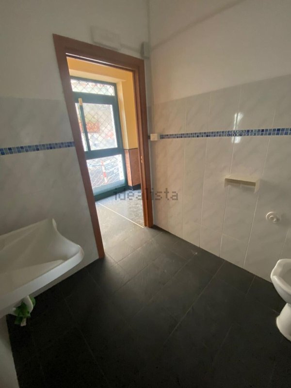 negozio in vendita a Genova in zona San Fruttuoso