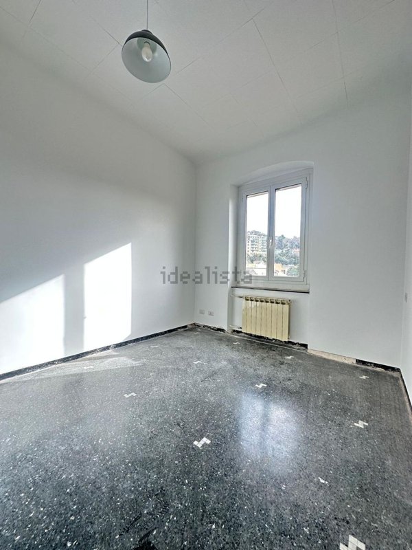 appartamento in vendita a Genova in zona Sestri Ponente