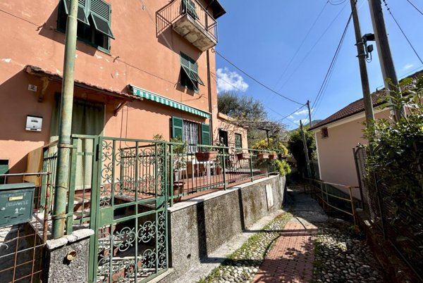 appartamento in vendita a Genova in zona Struppa