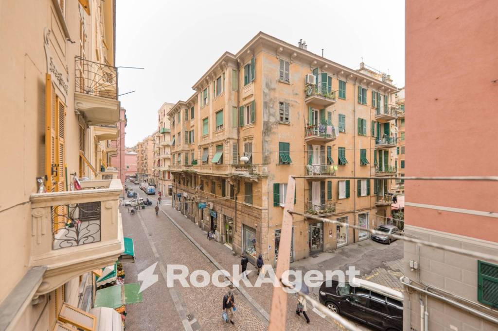 appartamento in vendita a Genova in zona Sampierdarena