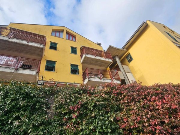 appartamento in vendita a Genova in zona Rivarolo