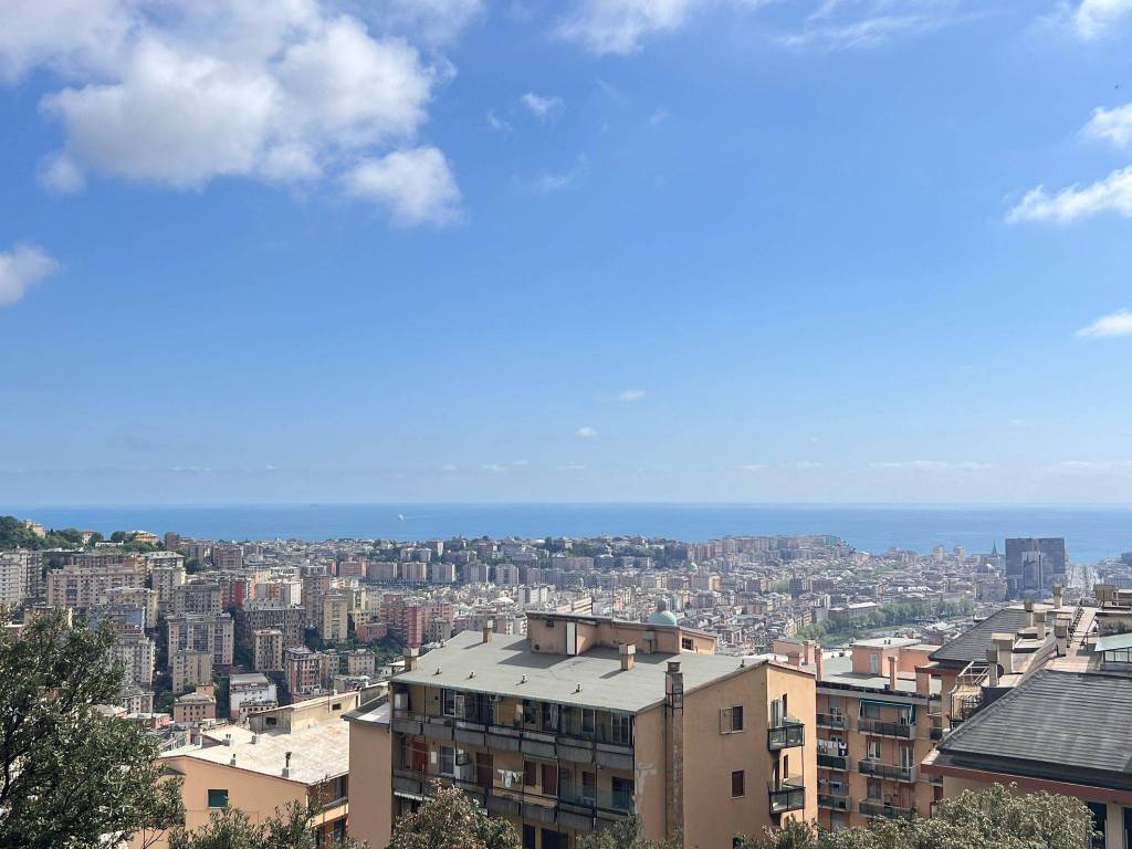 appartamento in vendita a Genova in zona Marassi