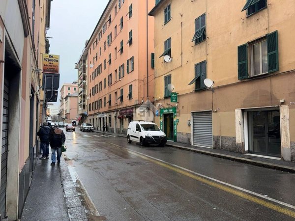 negozio in vendita a Genova in zona Marassi