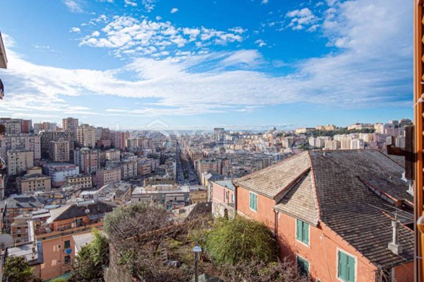 casa indipendente in vendita a Genova in zona Marassi