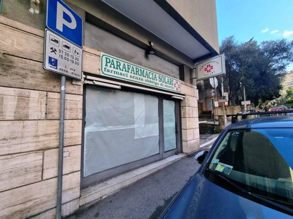 negozio in vendita a Genova in zona Quezzi