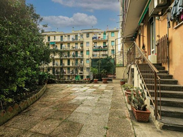 appartamento in vendita a Genova in zona Staglieno