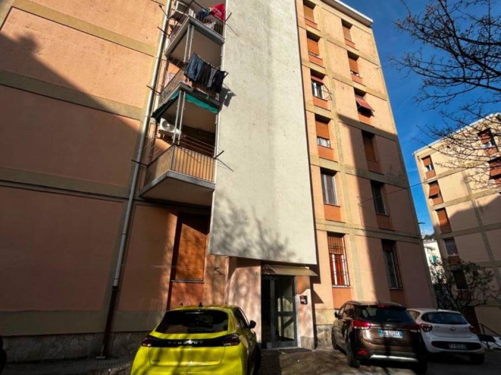appartamento in vendita a Genova in zona Sestri Ponente