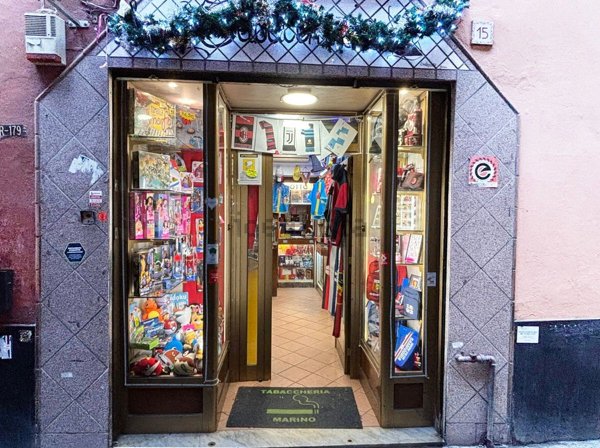 locale di sgombero in vendita a Genova in zona Sottoripa / Maddalena / Molo