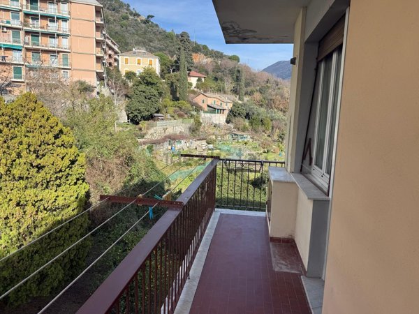 appartamento in vendita a Genova in zona Sestri Ponente