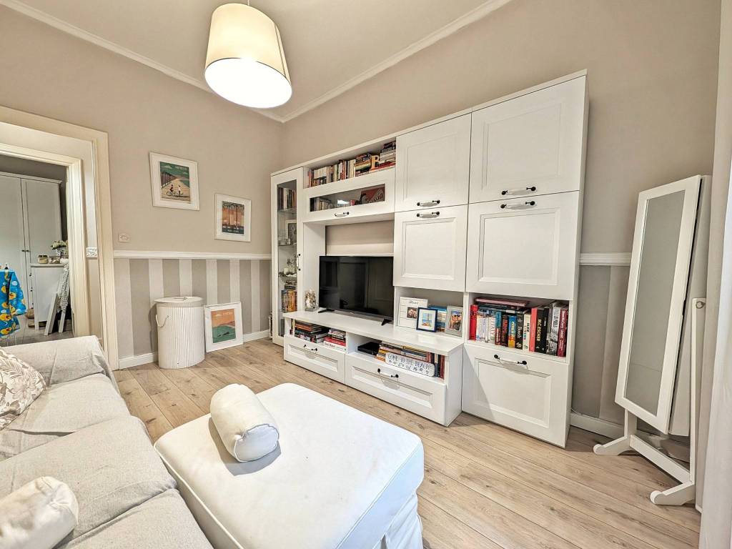 appartamento in vendita a Genova in zona Staglieno