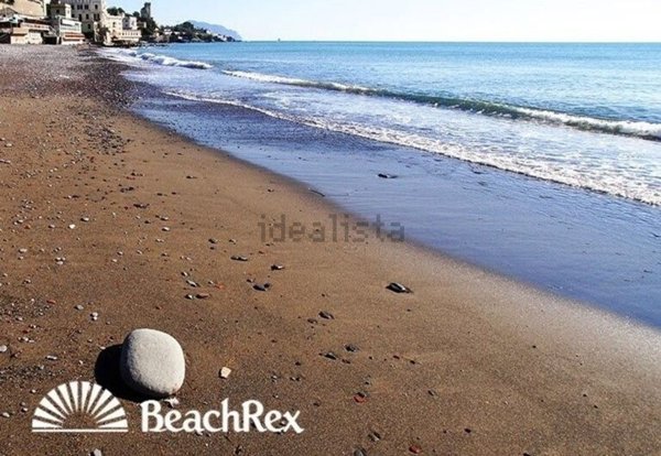 appartamento in vendita a Genova in zona Sturla