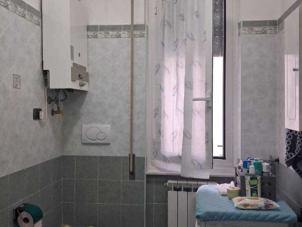 appartamento in vendita a Genova in zona Rivarolo