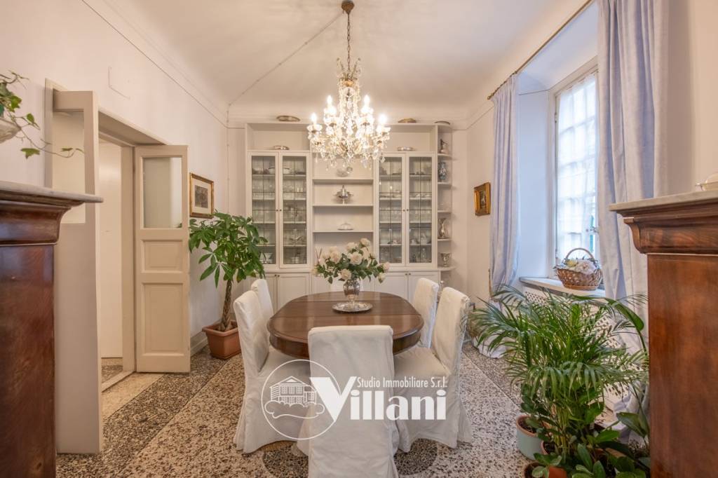 appartamento in vendita a Genova in zona Carignano