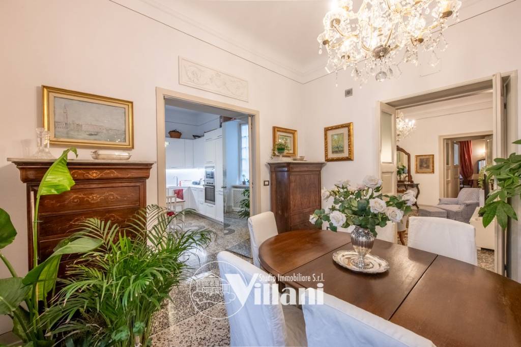 appartamento in vendita a Genova in zona Carignano